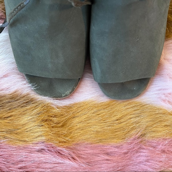 Seychelles Green Suede Triple Threat Booties - Picture 8 of 10